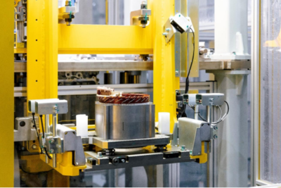 兩大工廠投產(chǎn),最強(qiáng)新能源“玩家”入局,造電動(dòng)車它是認(rèn)真的!