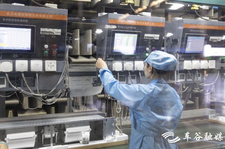 沖刺年產(chǎn)1000萬臺(tái)空調(diào) 武漢美的工廠17條生產(chǎn)線“火力全開“趕訂單